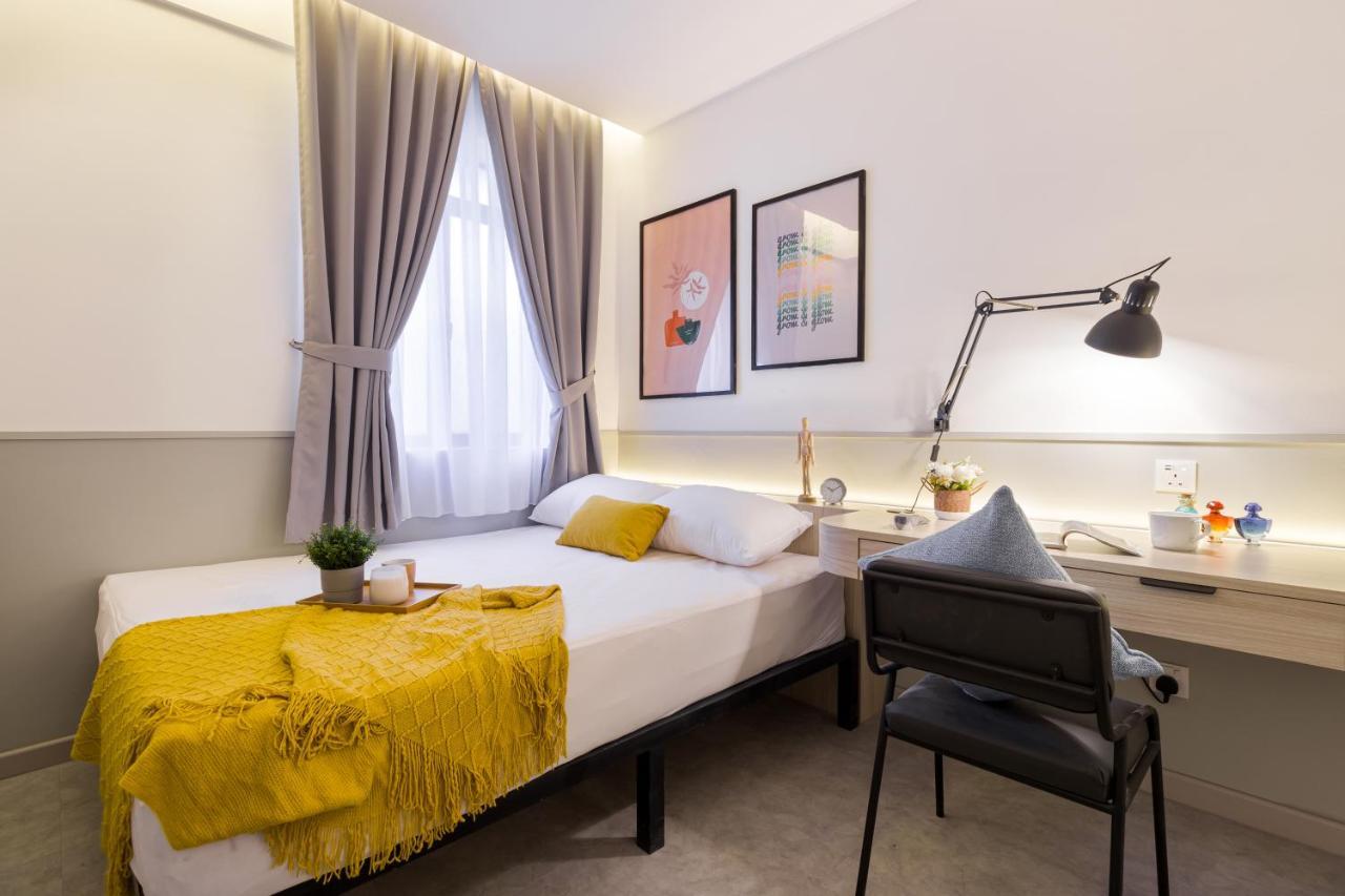 Upstairs Downstairs Coliving Bukit Bintang * Kuala Lumpur